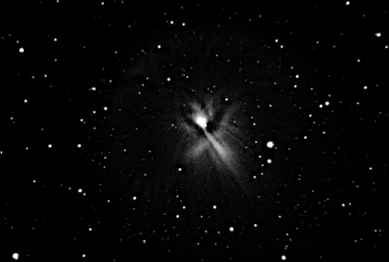 17P/Holmes - monochromatick kompozcia (R, 20x10 s), medinov filter, r=15 px