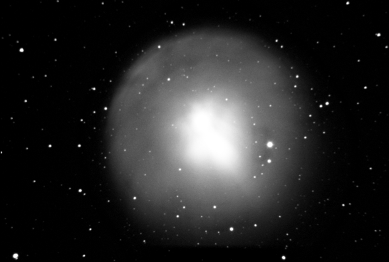 17P/Holmes - monochromatick kompozcia (R, 20x10 s), medinov filter, r=50 px
